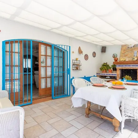 בית נופש Goldhome - Montgri 117 *