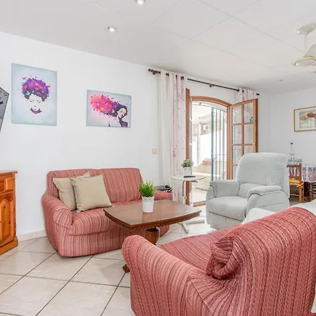 Goldhome - Montgri 117 Ferienhaus