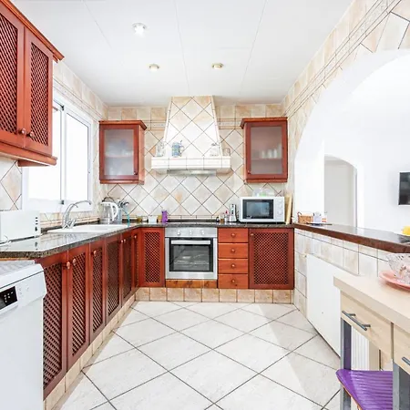 בית נופש Goldhome - Montgri 117 *